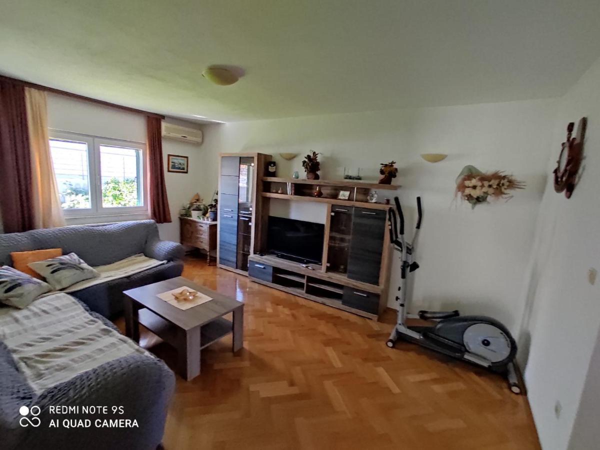 Apartmani Jole Traù Esterno foto