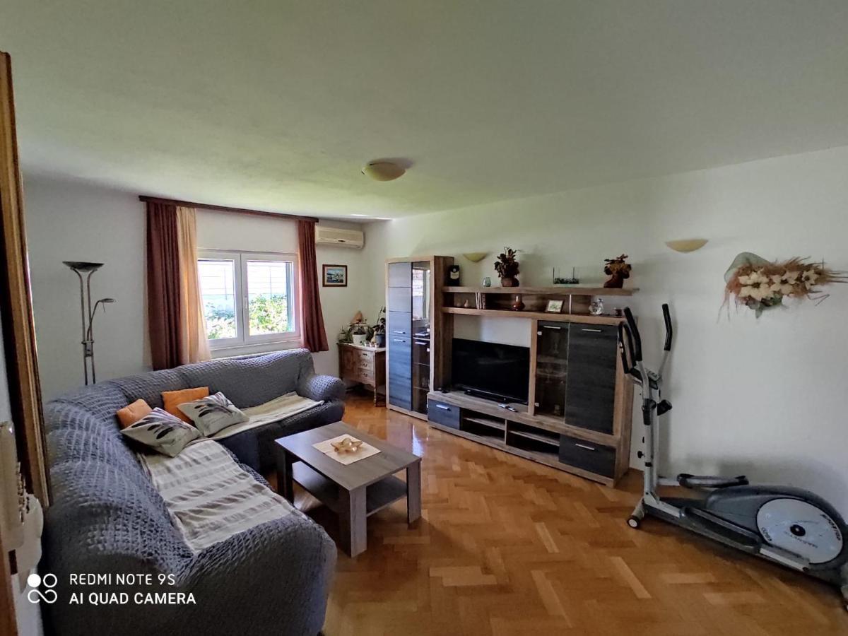 Apartmani Jole Traù Esterno foto